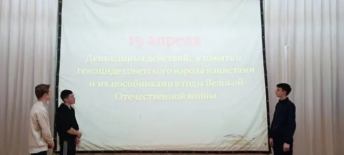 1000757439